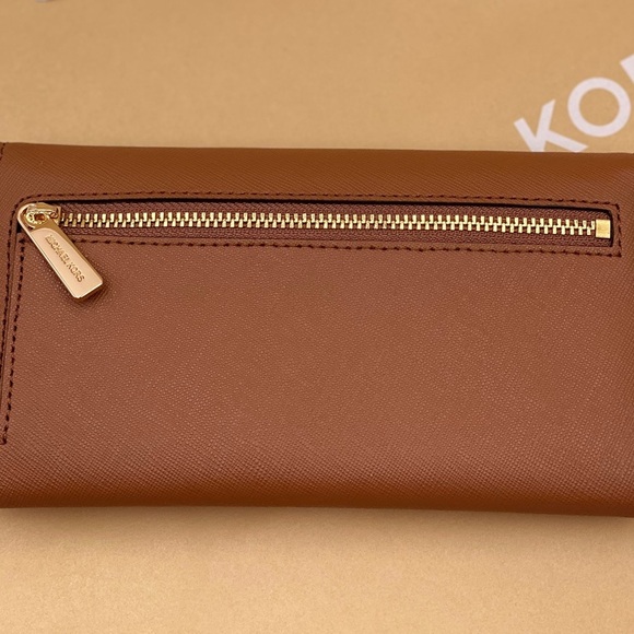 Michael Kors Trifold Wallet Luggage - Picture 5 of 9